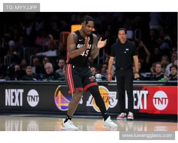 戴维恩米切尔：球队保持良好节奏 严守战术原则使对手难以抵挡