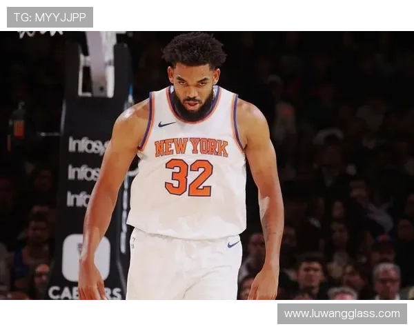 尼克斯季前赛首战表现出色以99比84战胜76人展现强大实力